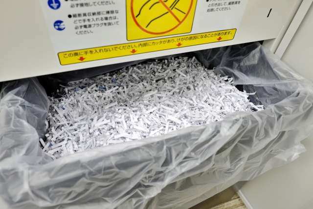 大阪社労士事務所・シュレッダーでカットされた書類の復元（この画像は最近も使用）
